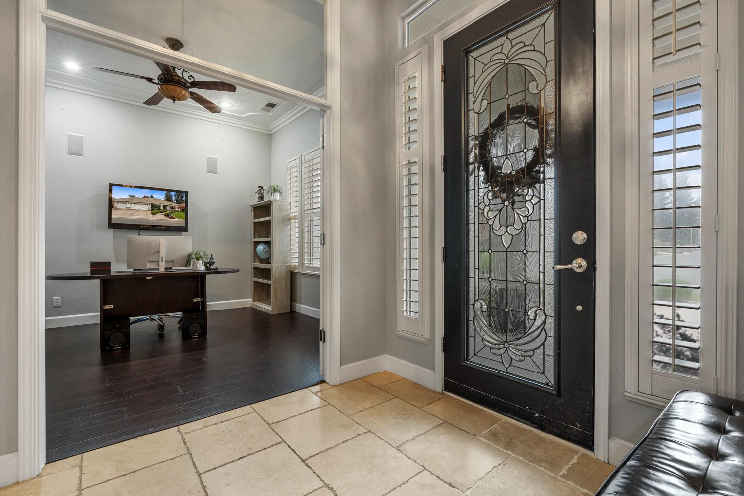 2067 Robin Hood Ln, Merced, CA 95340