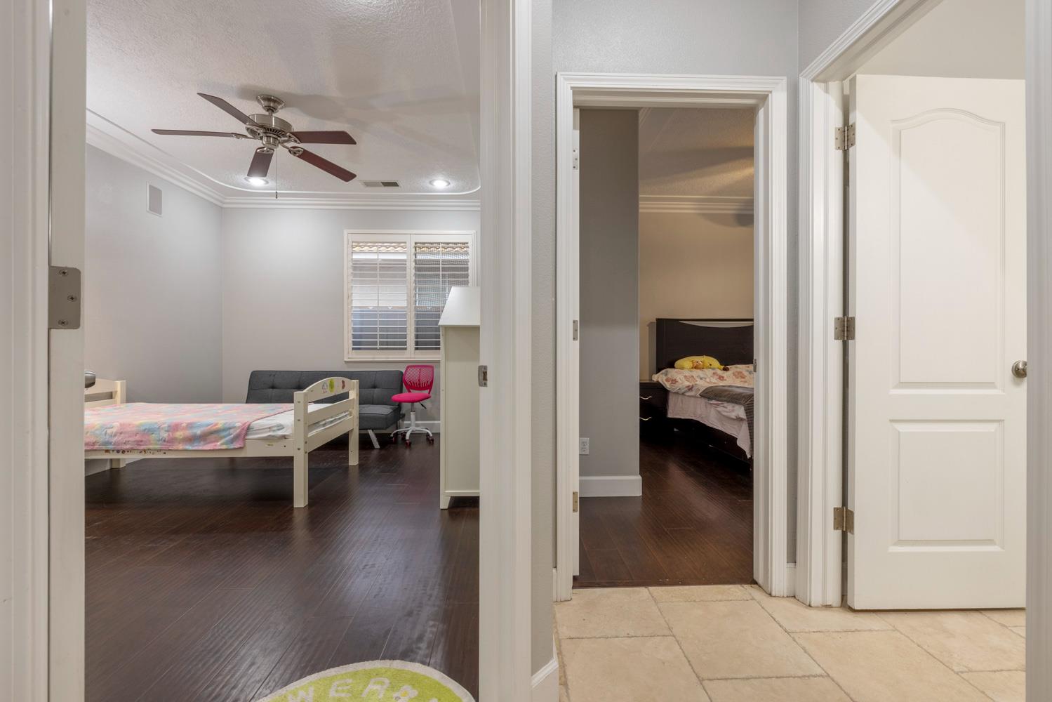 2067 Robin Hood Ln, Merced, CA 95340