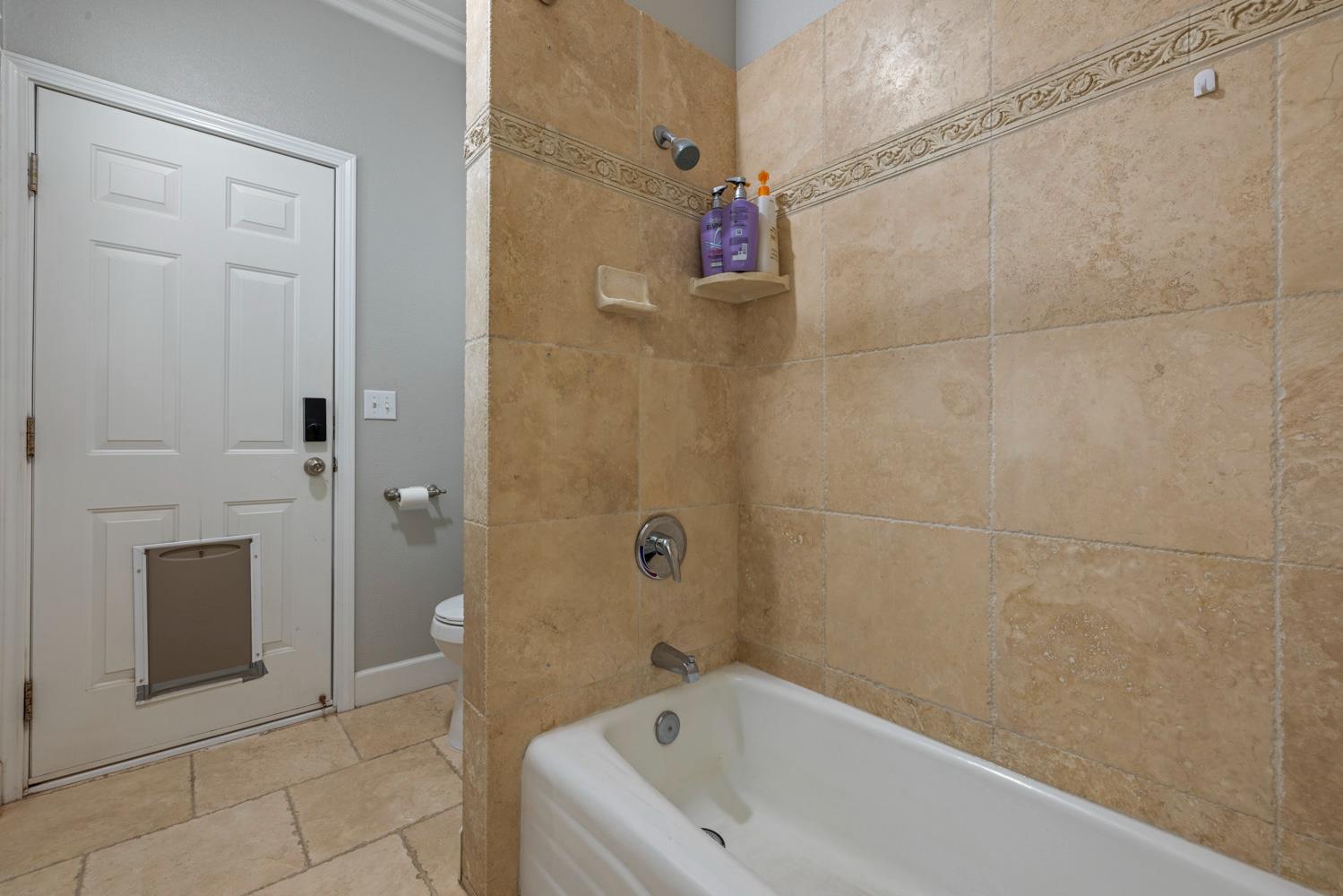 2067 Robin Hood Ln, Merced, CA 95340