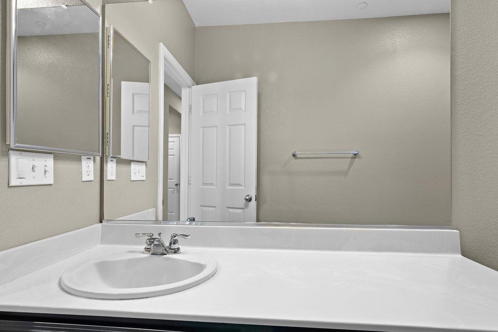 2200 Gallery Dr, Riverbank, CA 95367