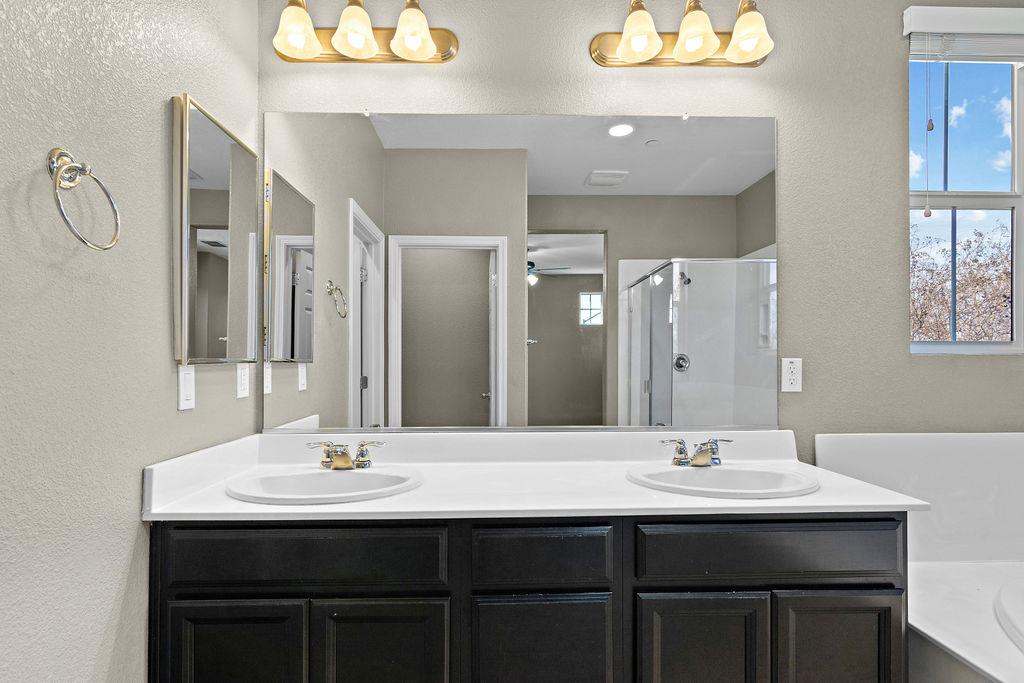 2200 Gallery Dr, Riverbank, CA 95367