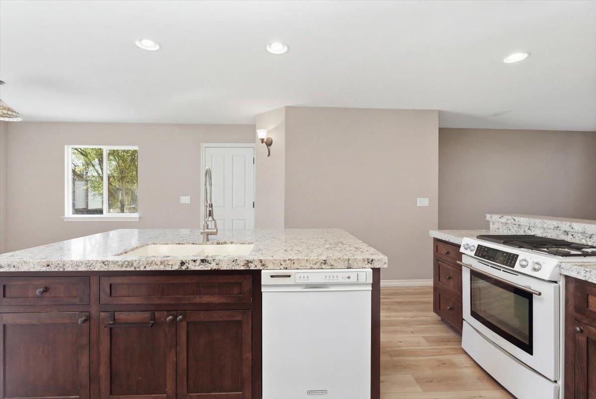 1238 Fiori Ave, Modesto, CA 95350