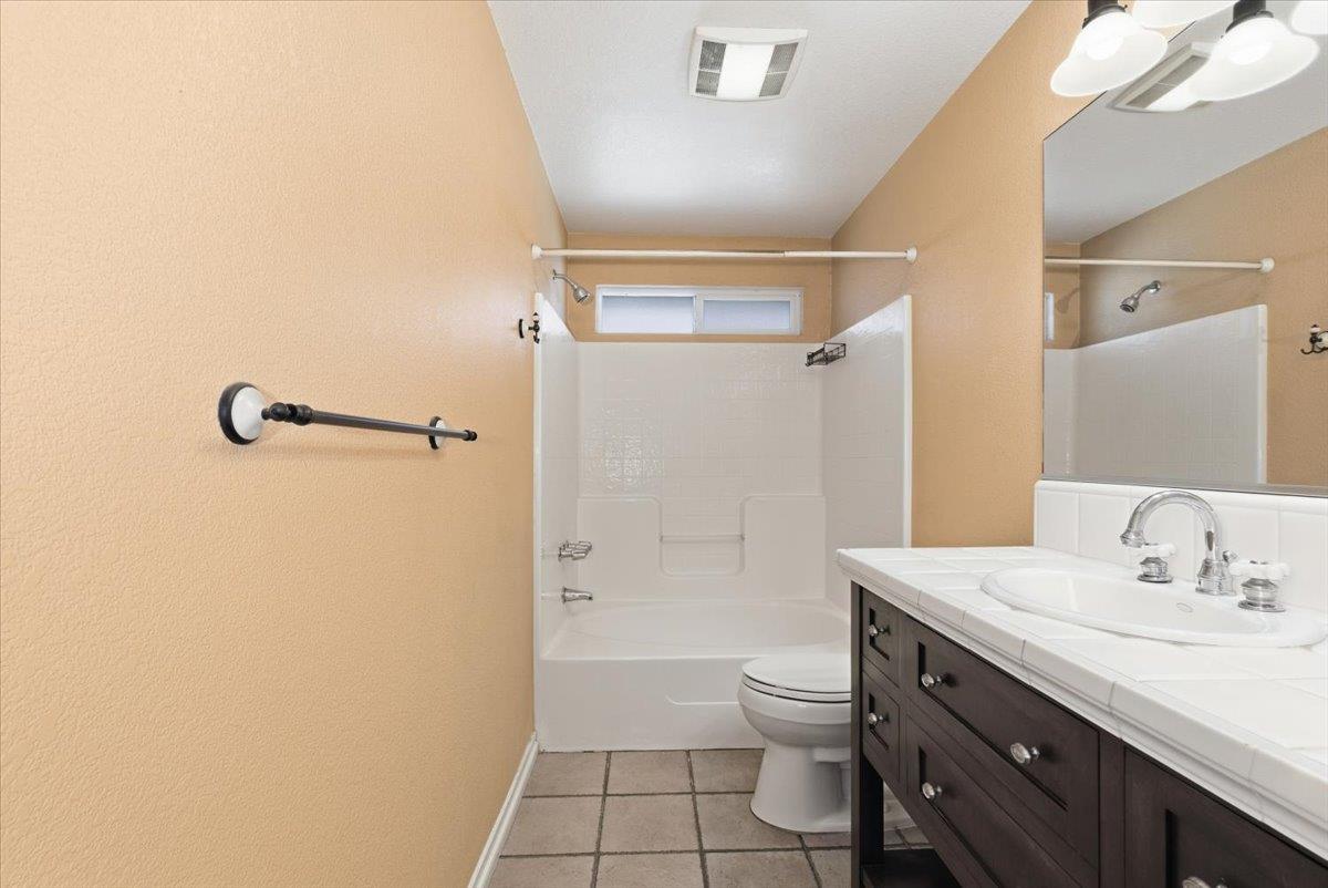 1238 Fiori Ave, Modesto, CA 95350