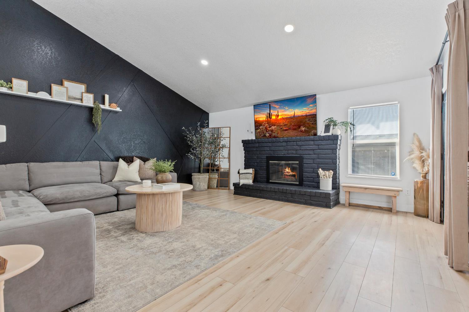 2212 Lavon Ln, Ceres, CA 95307