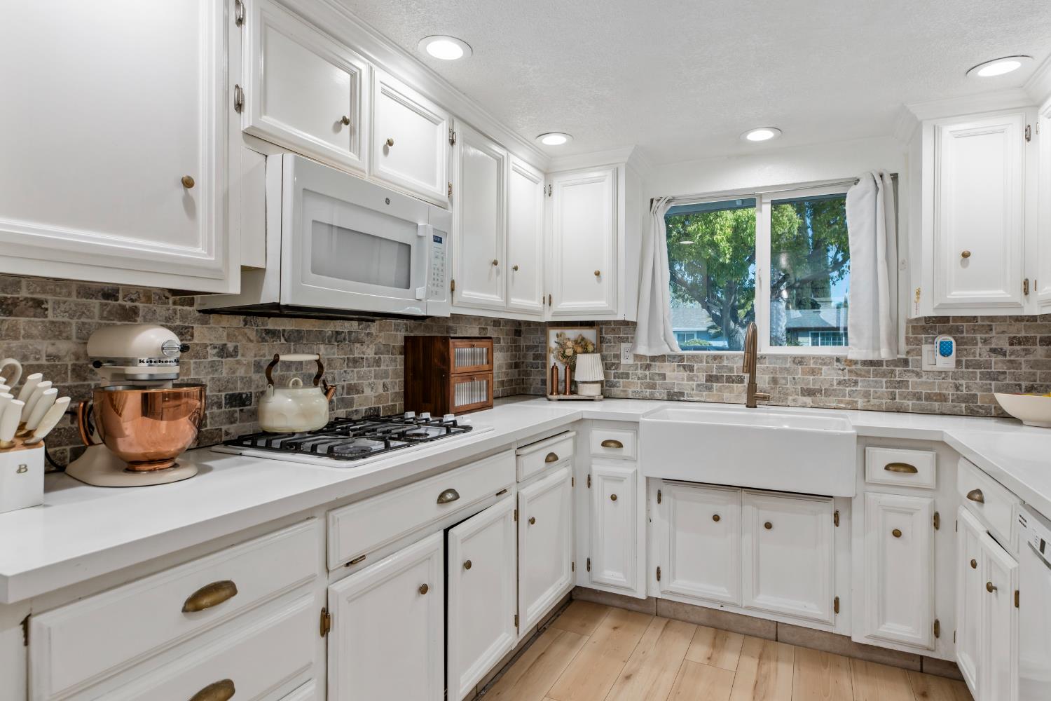 2212 Lavon Ln, Ceres, CA 95307