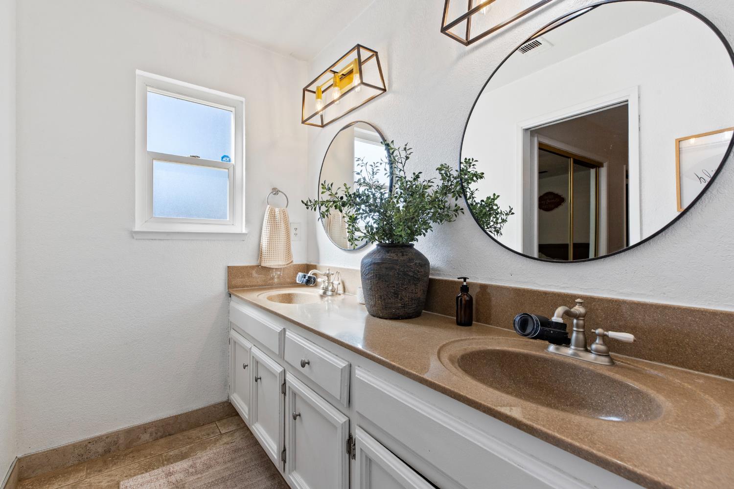 2212 Lavon Ln, Ceres, CA 95307