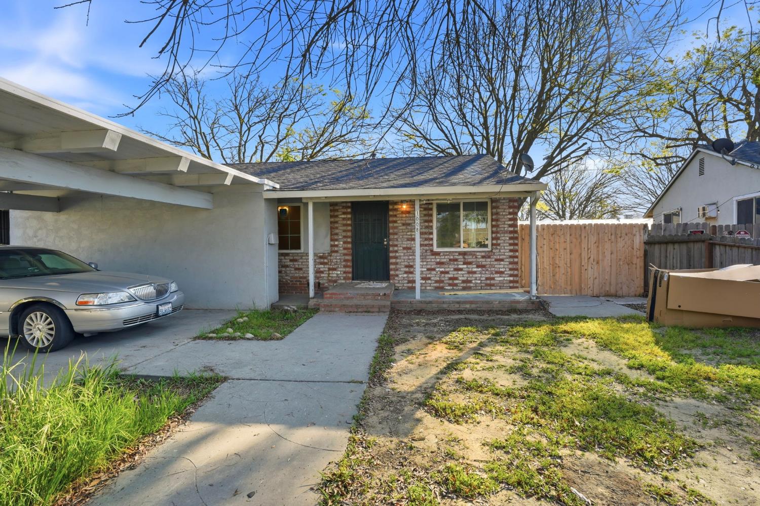 1008 1010 Gemini Ct, Modesto, CA 95355