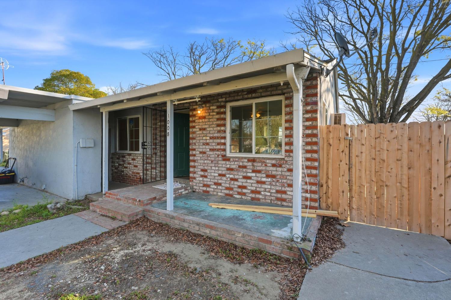 1008 1010 Gemini Ct, Modesto, CA 95355