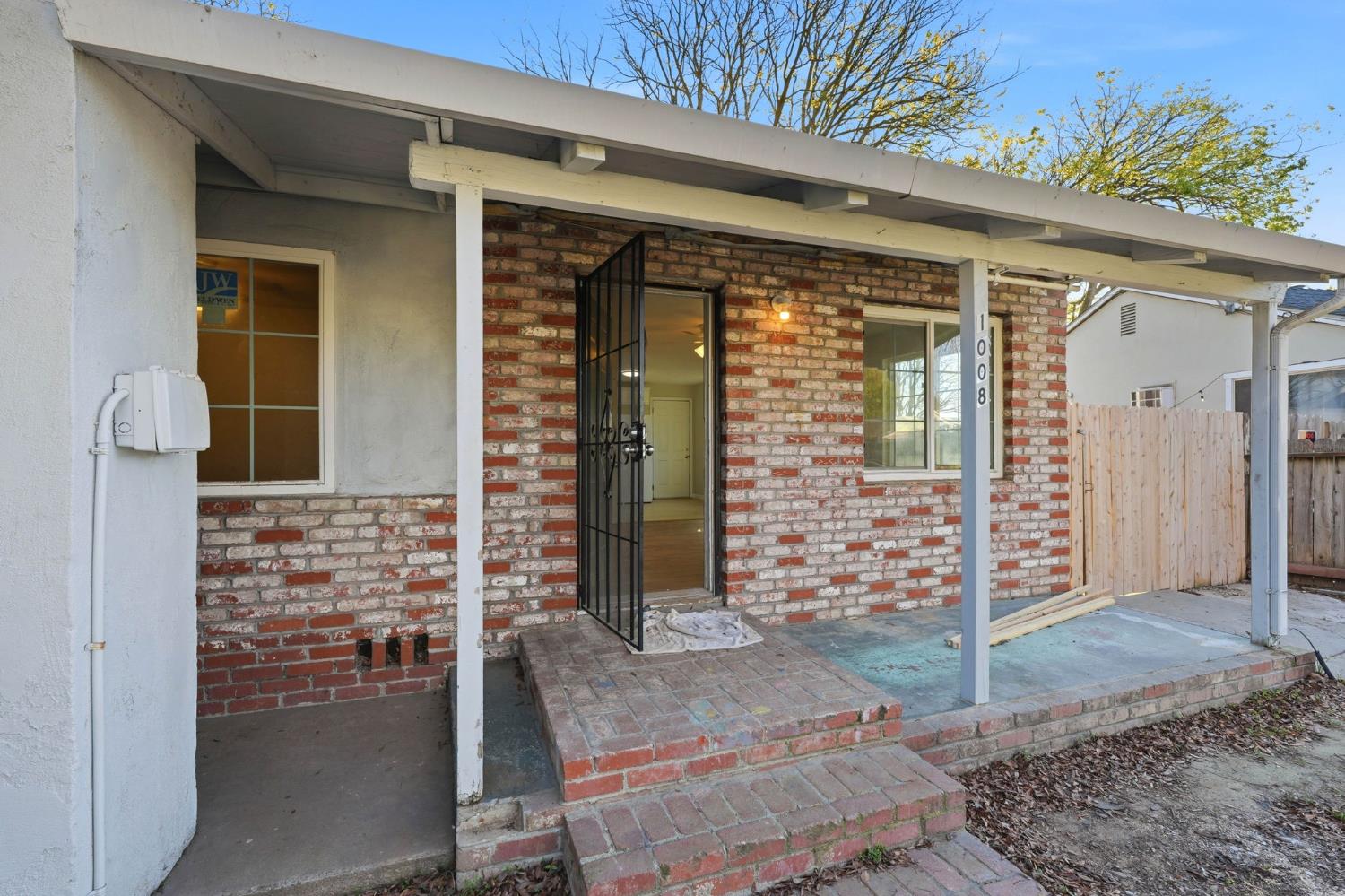 1008 1010 Gemini Ct, Modesto, CA 95355