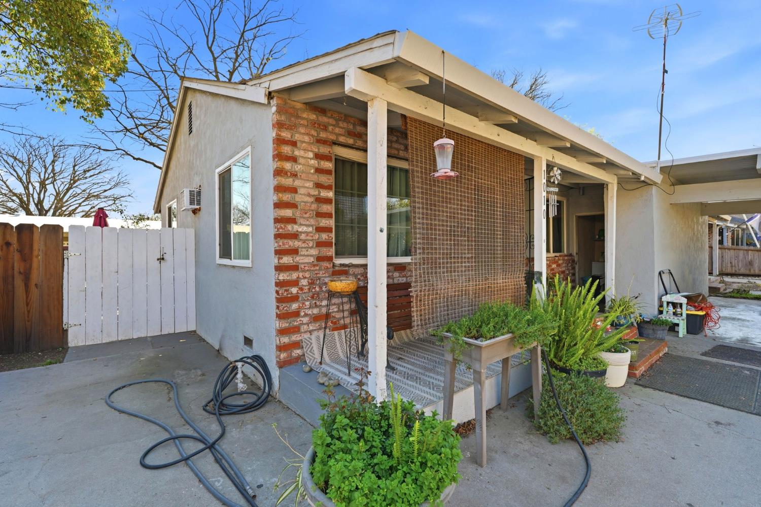 1008 1010 Gemini Ct, Modesto, CA 95355