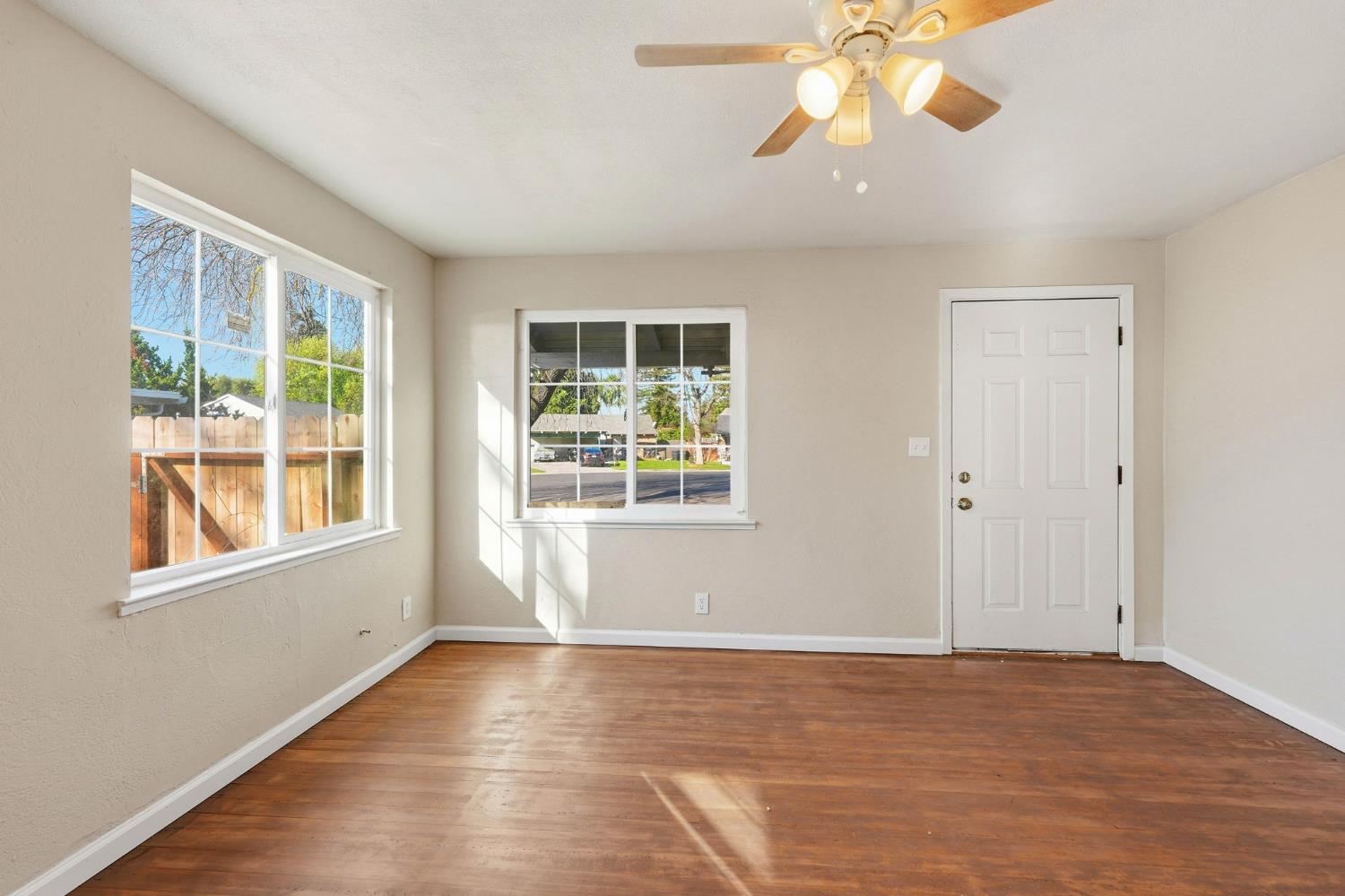 1008 1010 Gemini Ct, Modesto, CA 95355