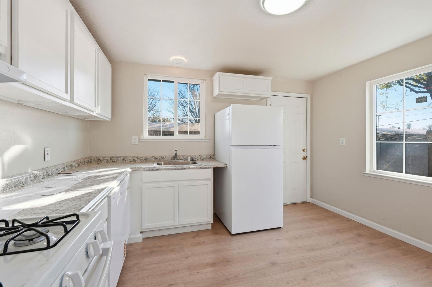 1008 1010 Gemini Ct, Modesto, CA 95355