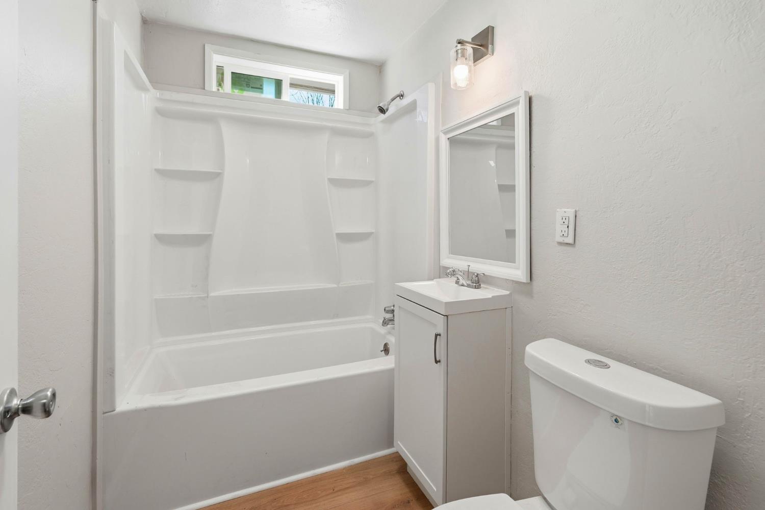 1008 1010 Gemini Ct, Modesto, CA 95355