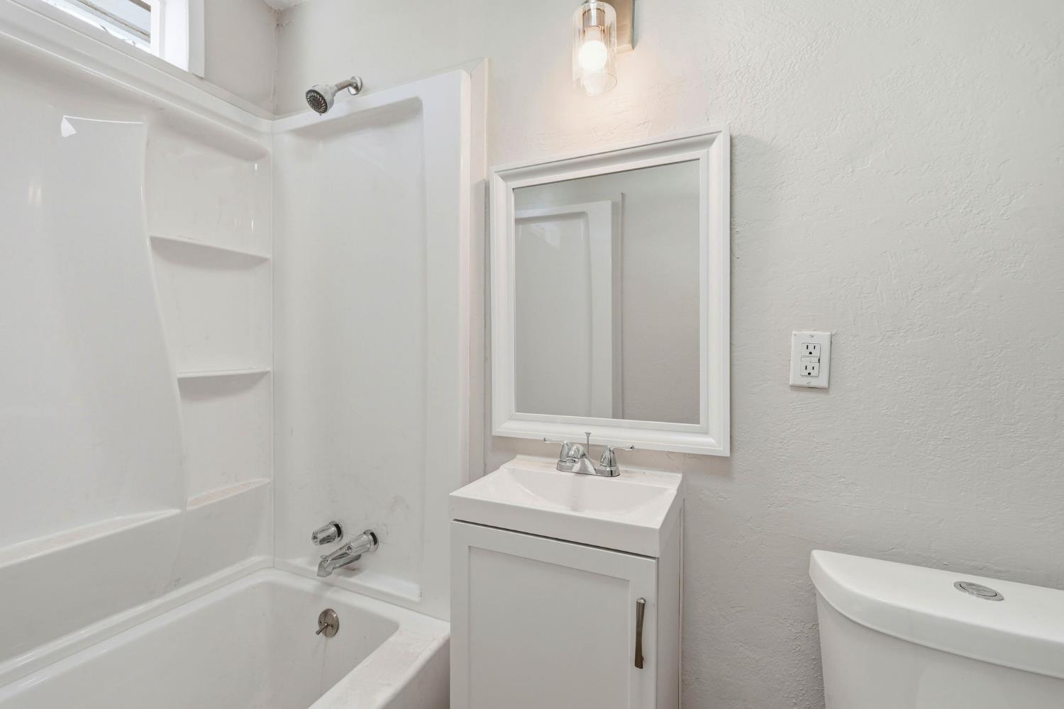 1008 1010 Gemini Ct, Modesto, CA 95355