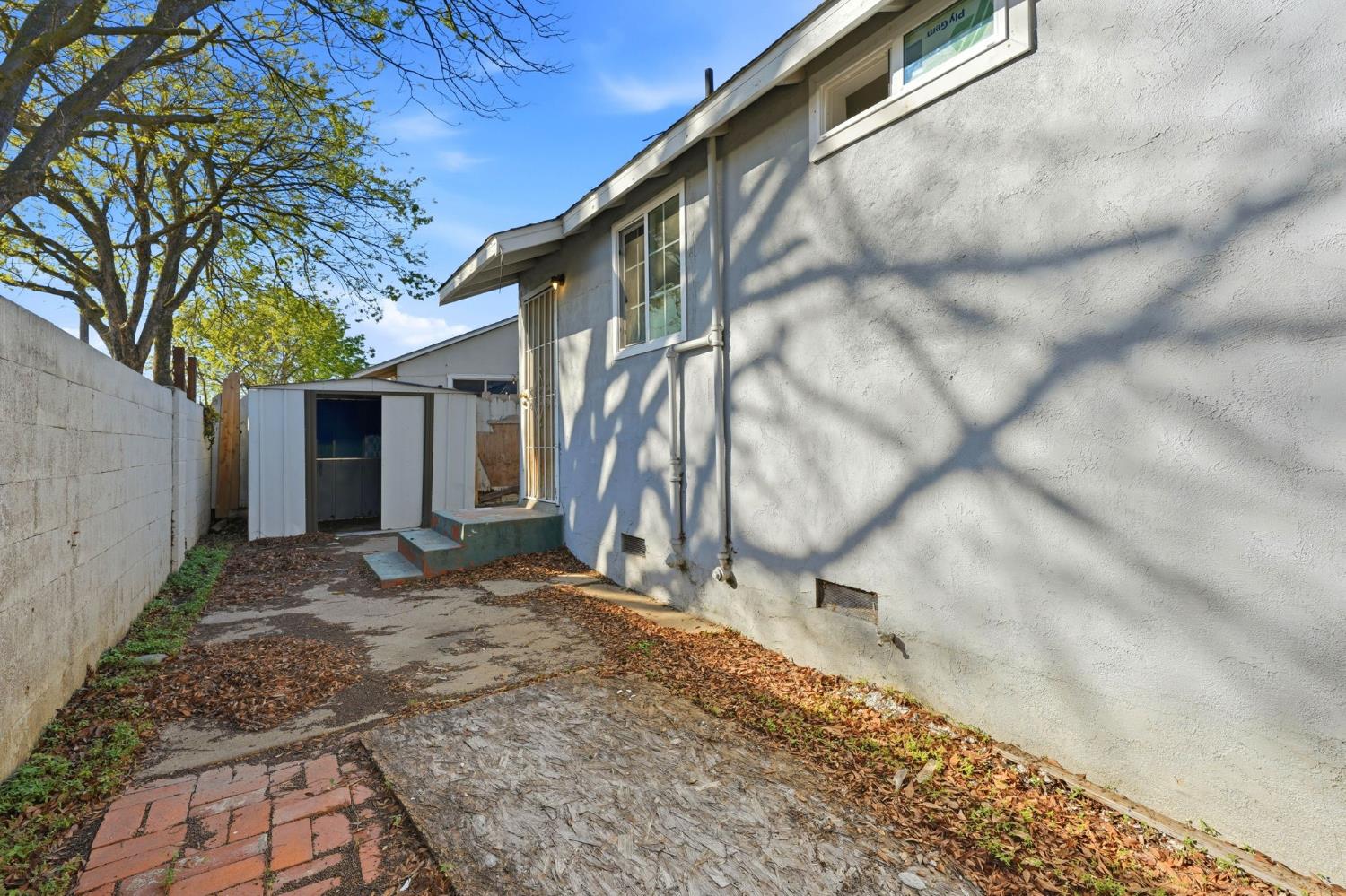 1008 1010 Gemini Ct, Modesto, CA 95355