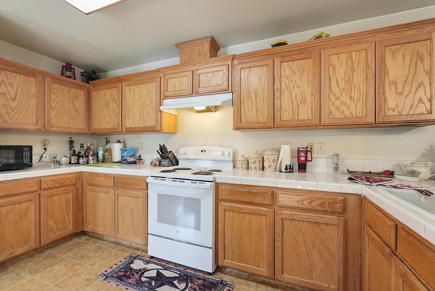 208 Riverside Ave, Chowchilla, CA 93610