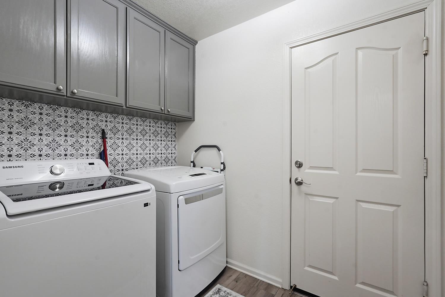 208 Riverside Ave, Chowchilla, CA 93610