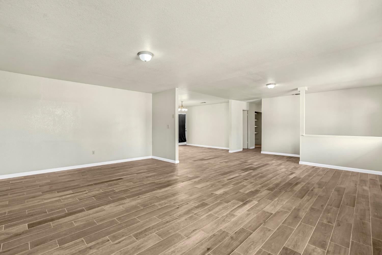 7990 S Mcmullin Grade, Fresno, CA 93706