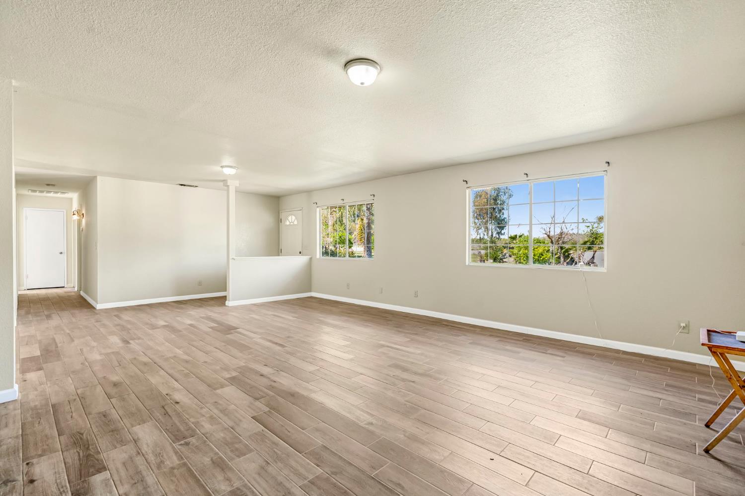 7990 S Mcmullin Grade, Fresno, CA 93706