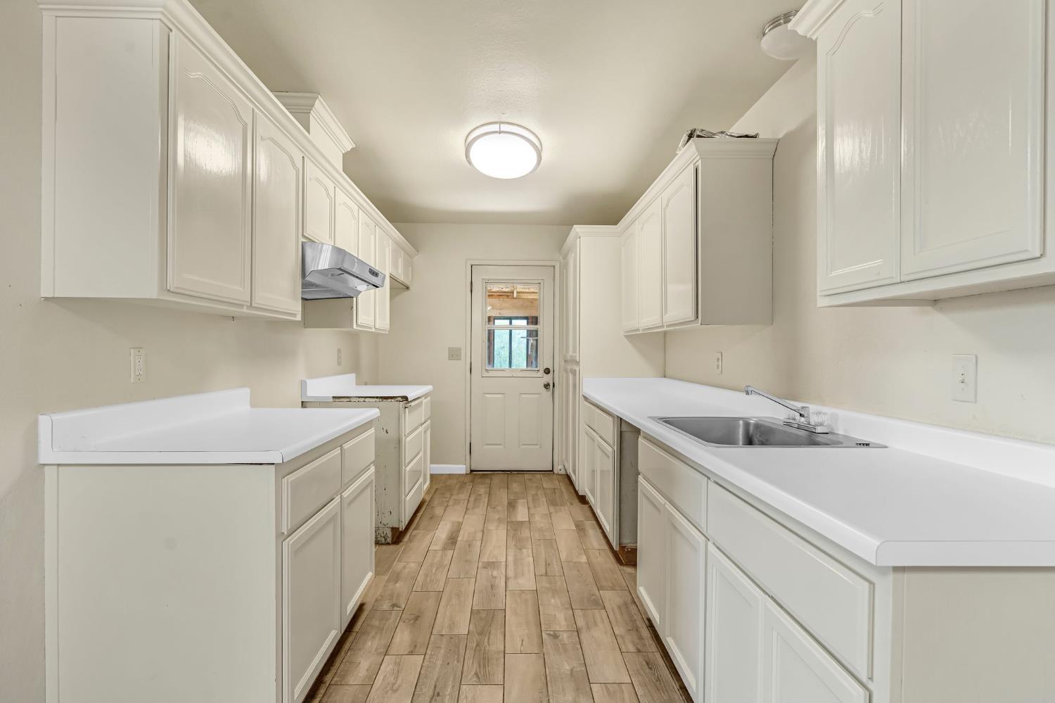 7990 S Mcmullin Grade, Fresno, CA 93706