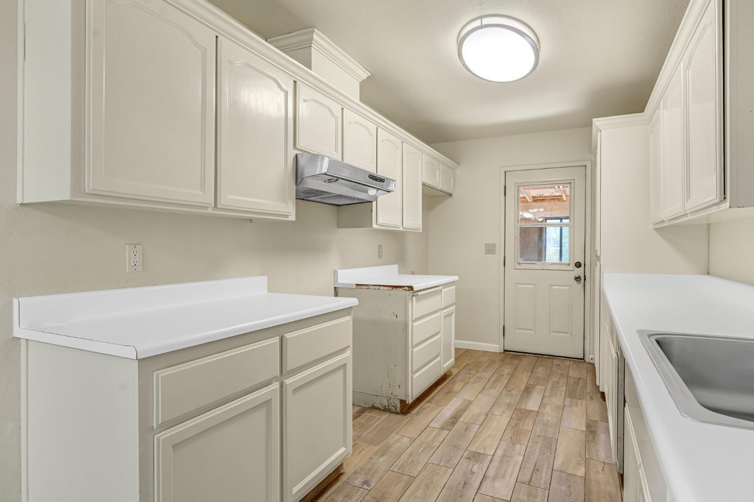 7990 S Mcmullin Grade, Fresno, CA 93706