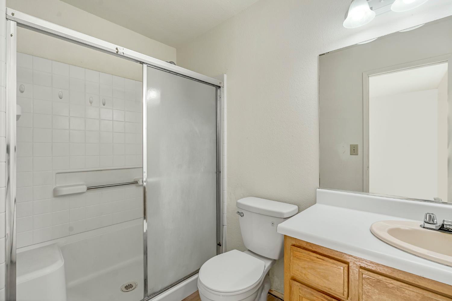 7990 S Mcmullin Grade, Fresno, CA 93706