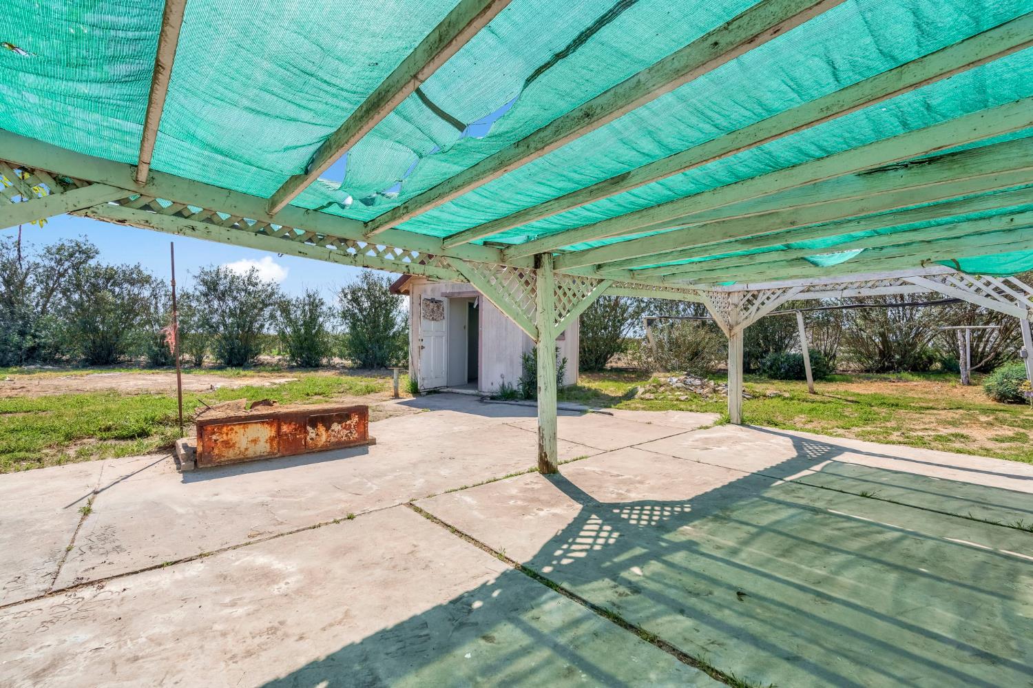 7990 S Mcmullin Grade, Fresno, CA 93706