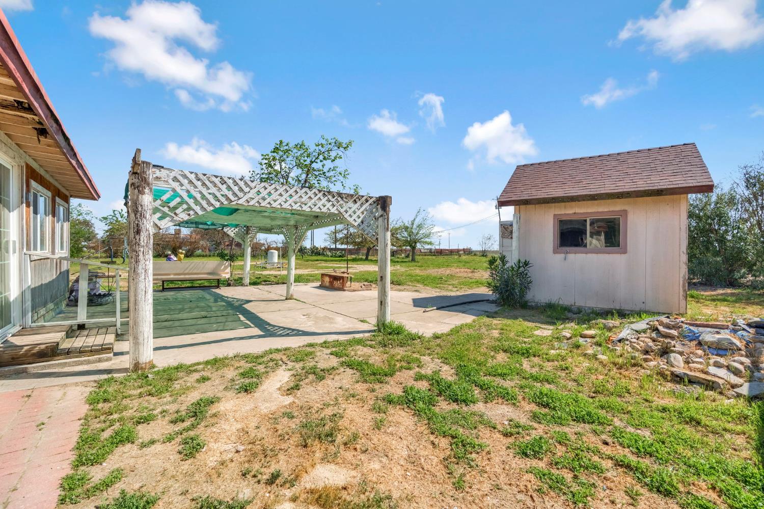 7990 S Mcmullin Grade, Fresno, CA 93706