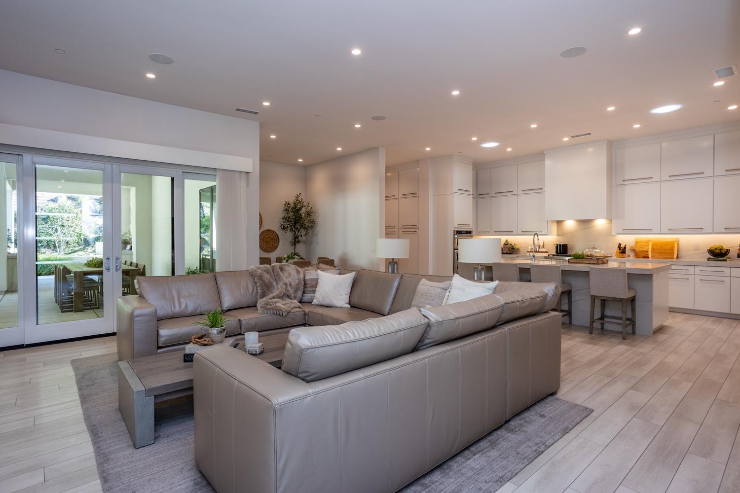 10312 Fox Borough Dr, Oakdale, CA 95361