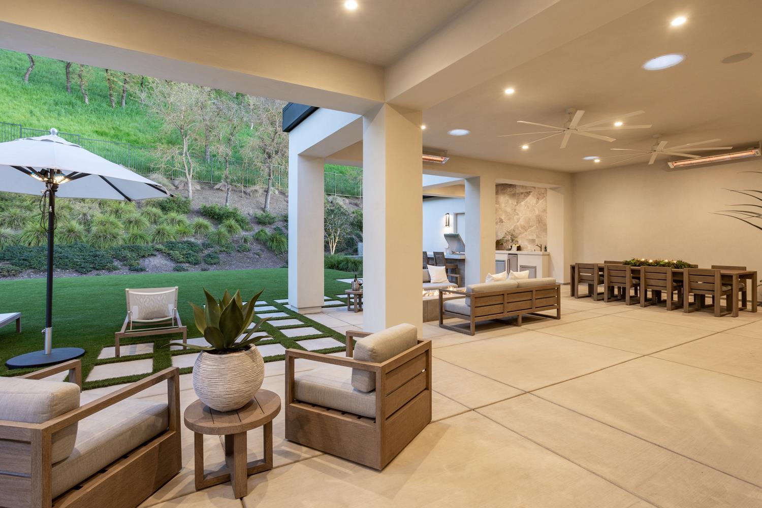 10312 Fox Borough Dr, Oakdale, CA 95361