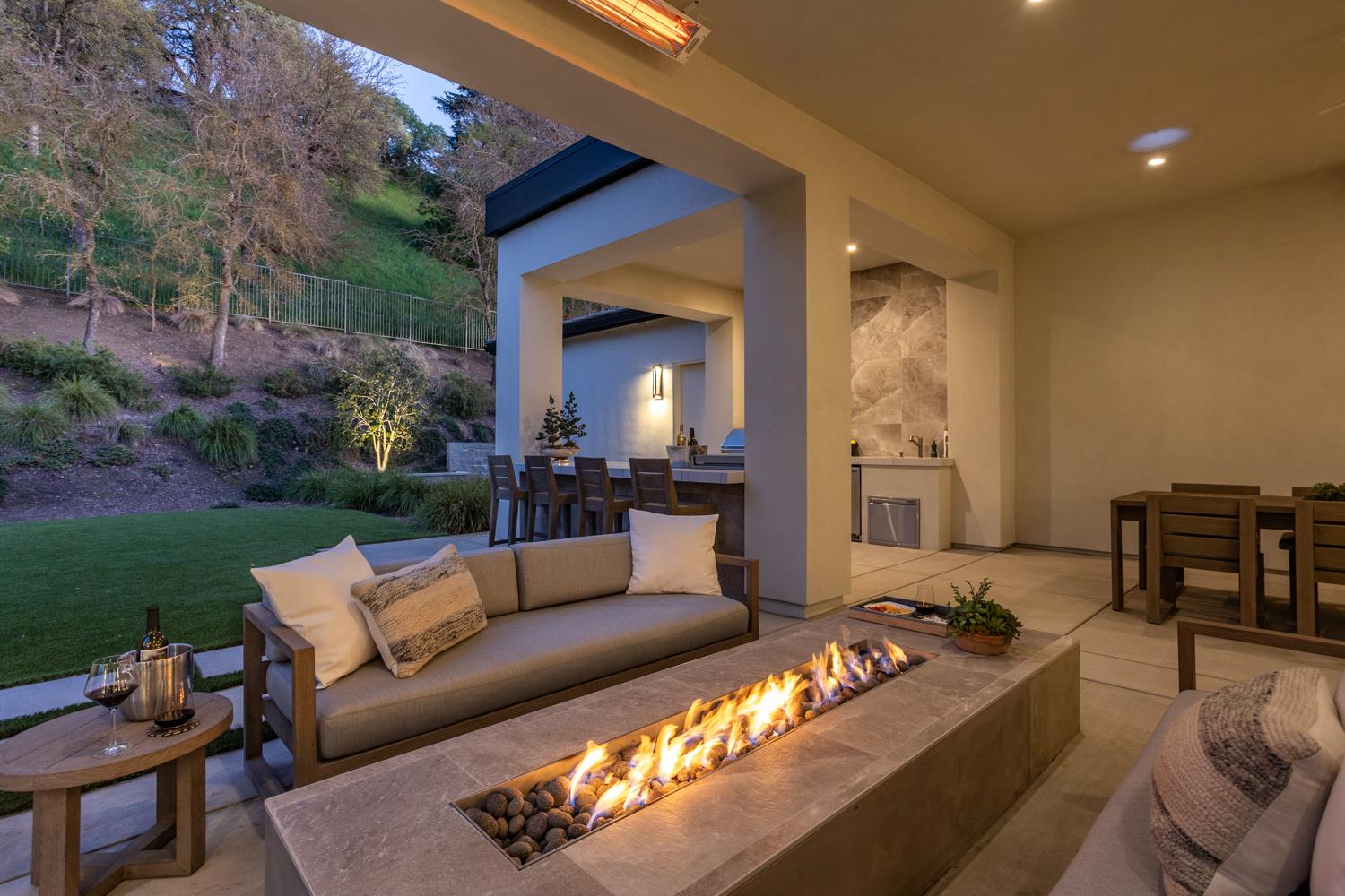 10312 Fox Borough Dr, Oakdale, CA 95361