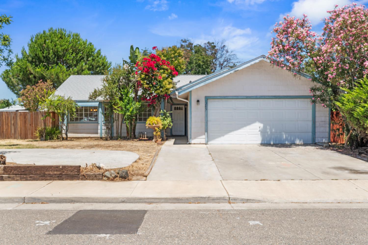 1285 Bonta Ave, Gustine, CA 95322