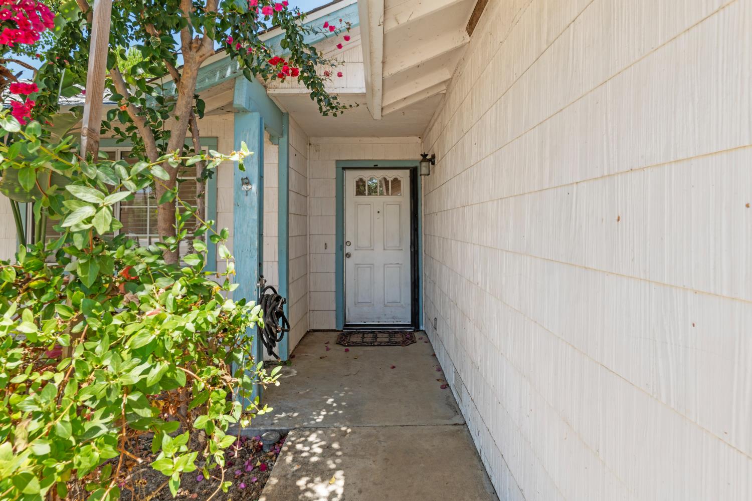 1285 Bonta Ave, Gustine, CA 95322