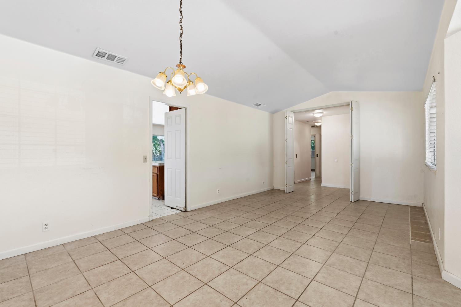 1285 Bonta Ave, Gustine, CA 95322