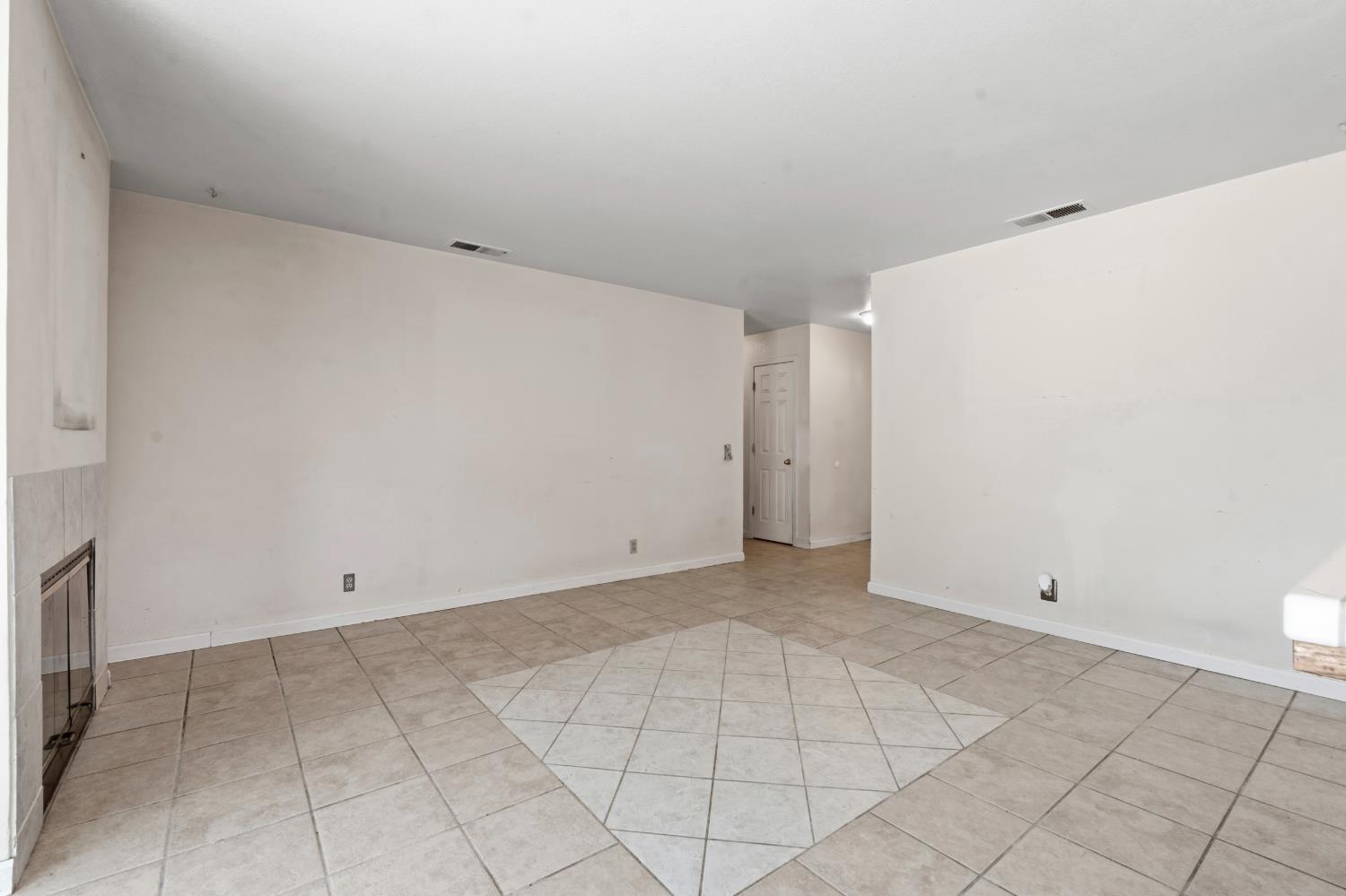 1285 Bonta Ave, Gustine, CA 95322