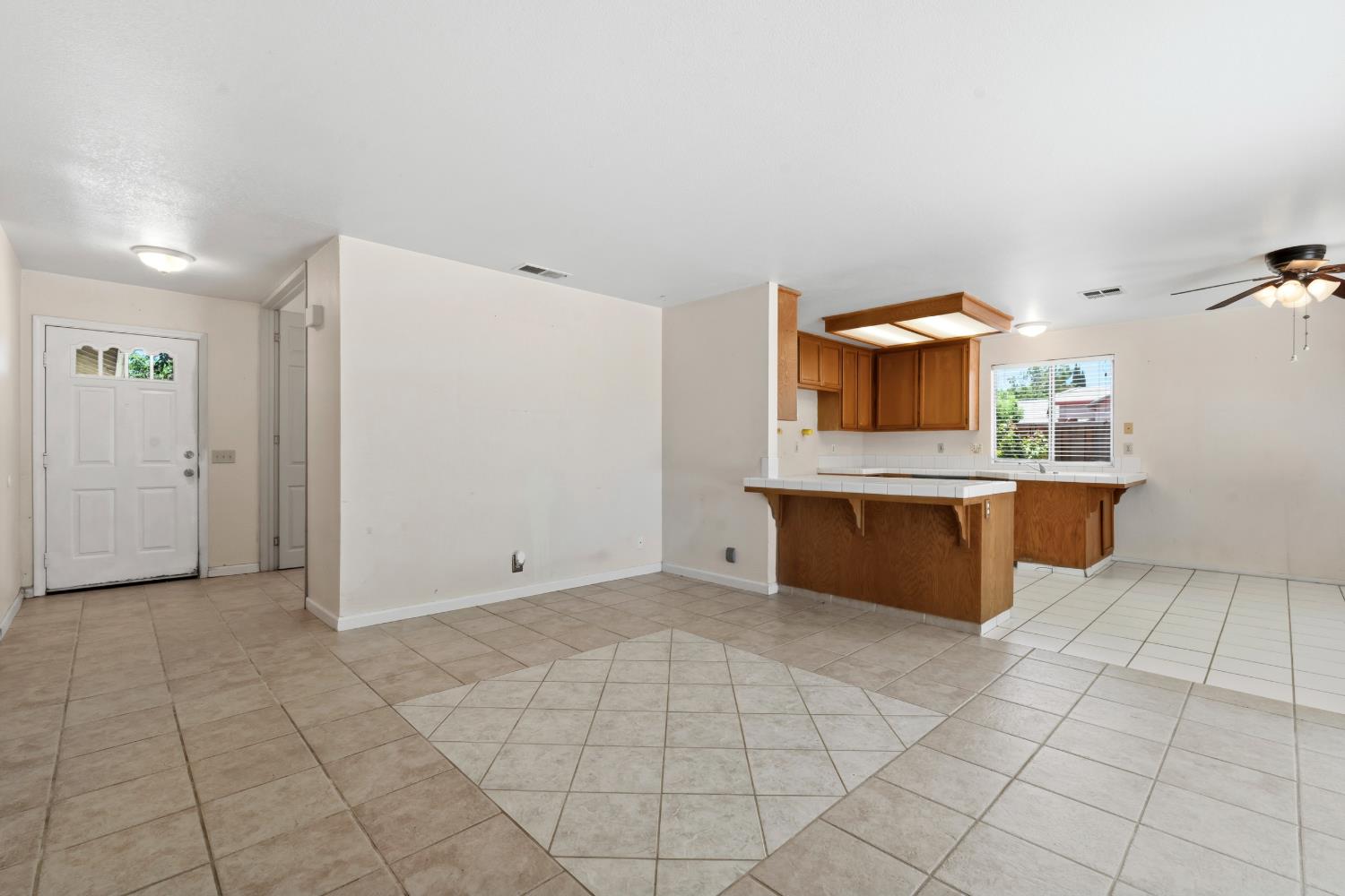 1285 Bonta Ave, Gustine, CA 95322
