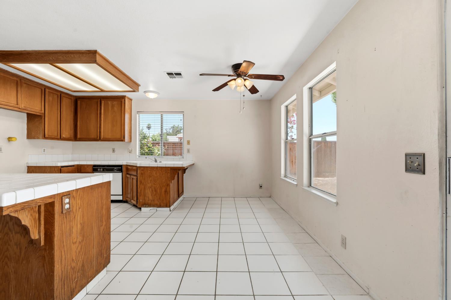 1285 Bonta Ave, Gustine, CA 95322