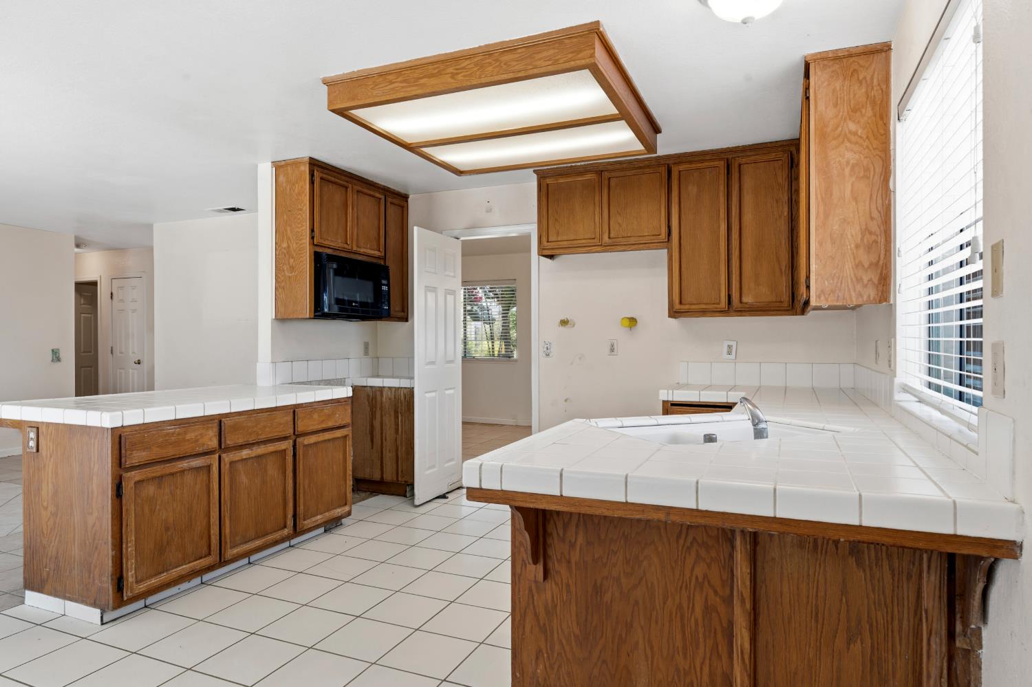 1285 Bonta Ave, Gustine, CA 95322