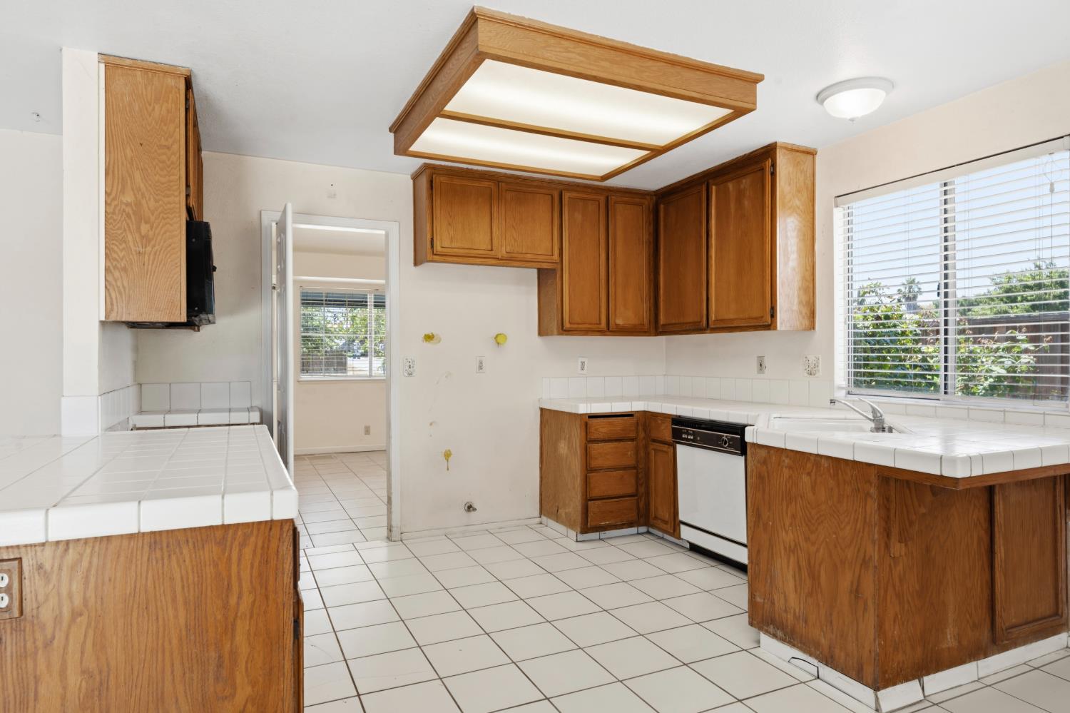 1285 Bonta Ave, Gustine, CA 95322