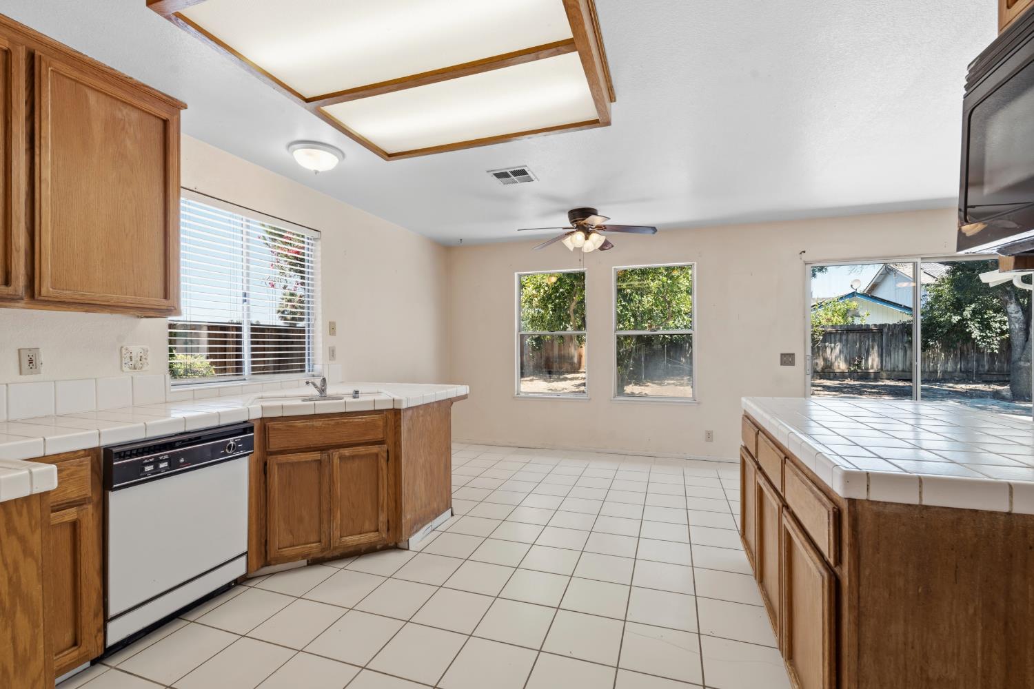 1285 Bonta Ave, Gustine, CA 95322