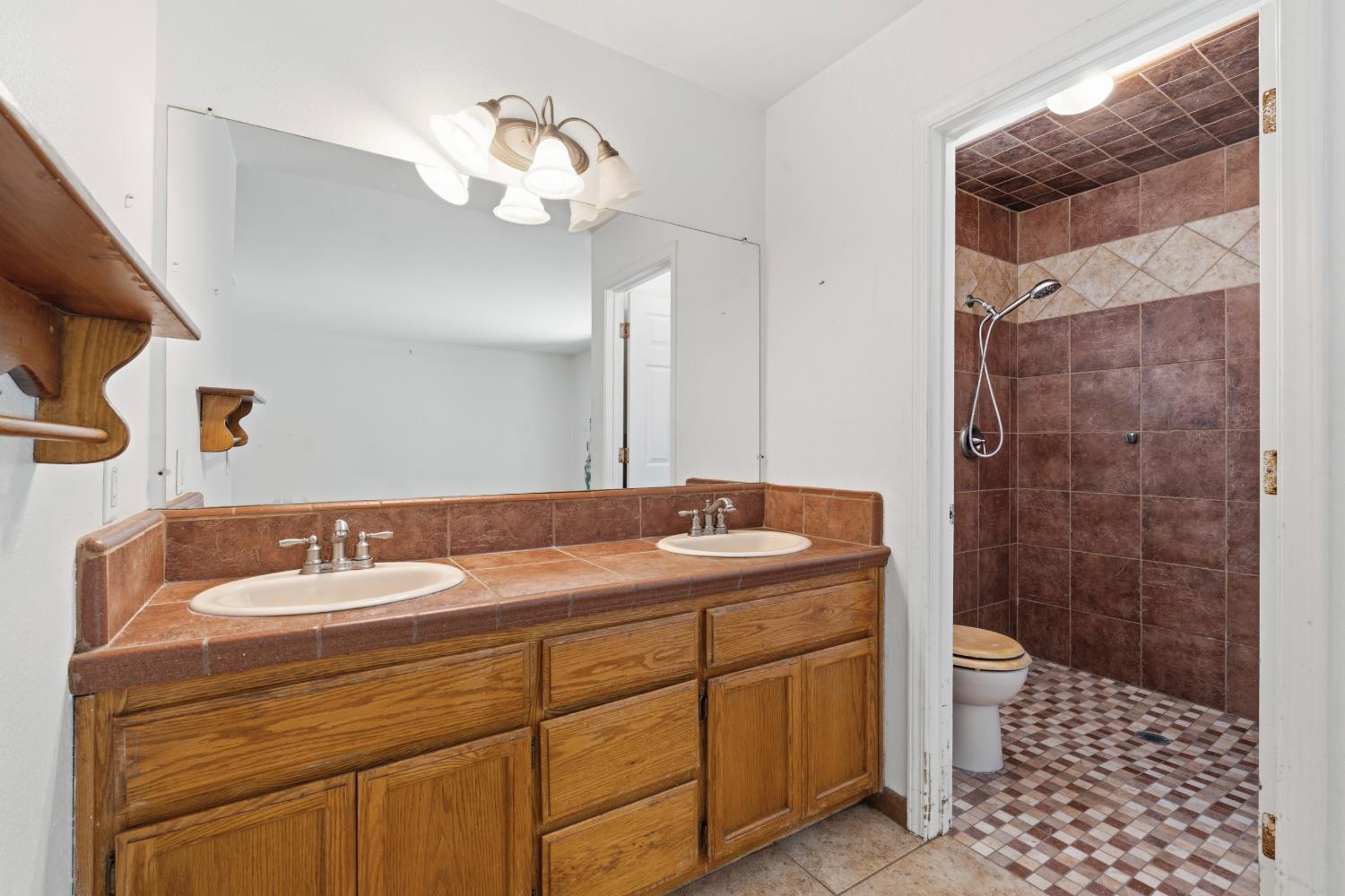 1285 Bonta Ave, Gustine, CA 95322