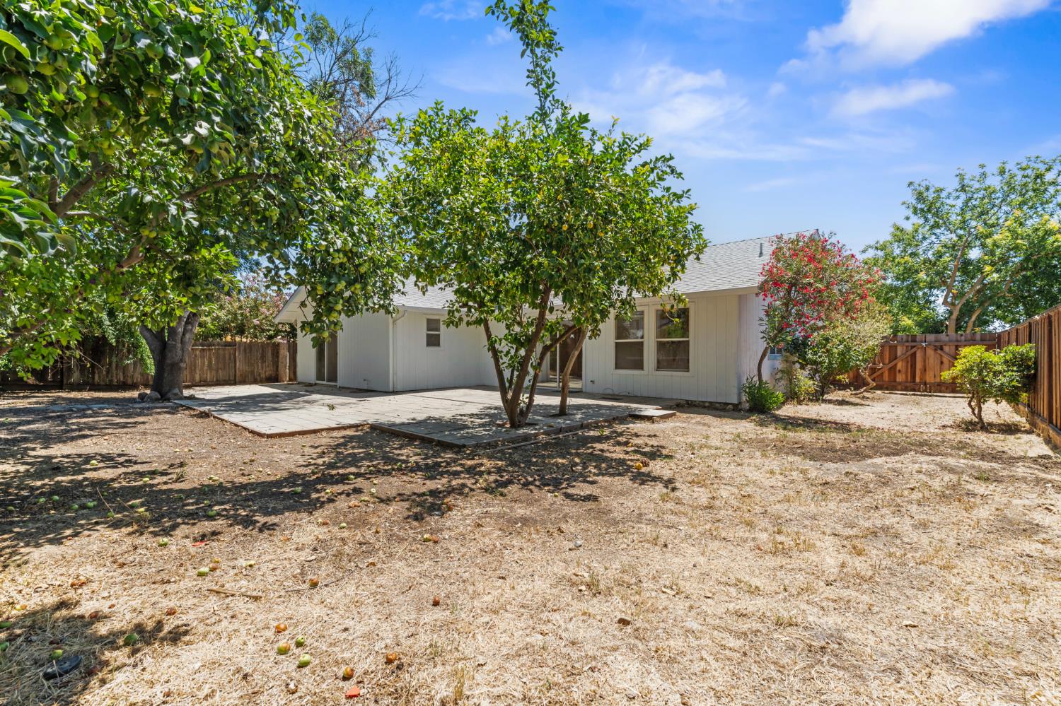 1285 Bonta Ave, Gustine, CA 95322