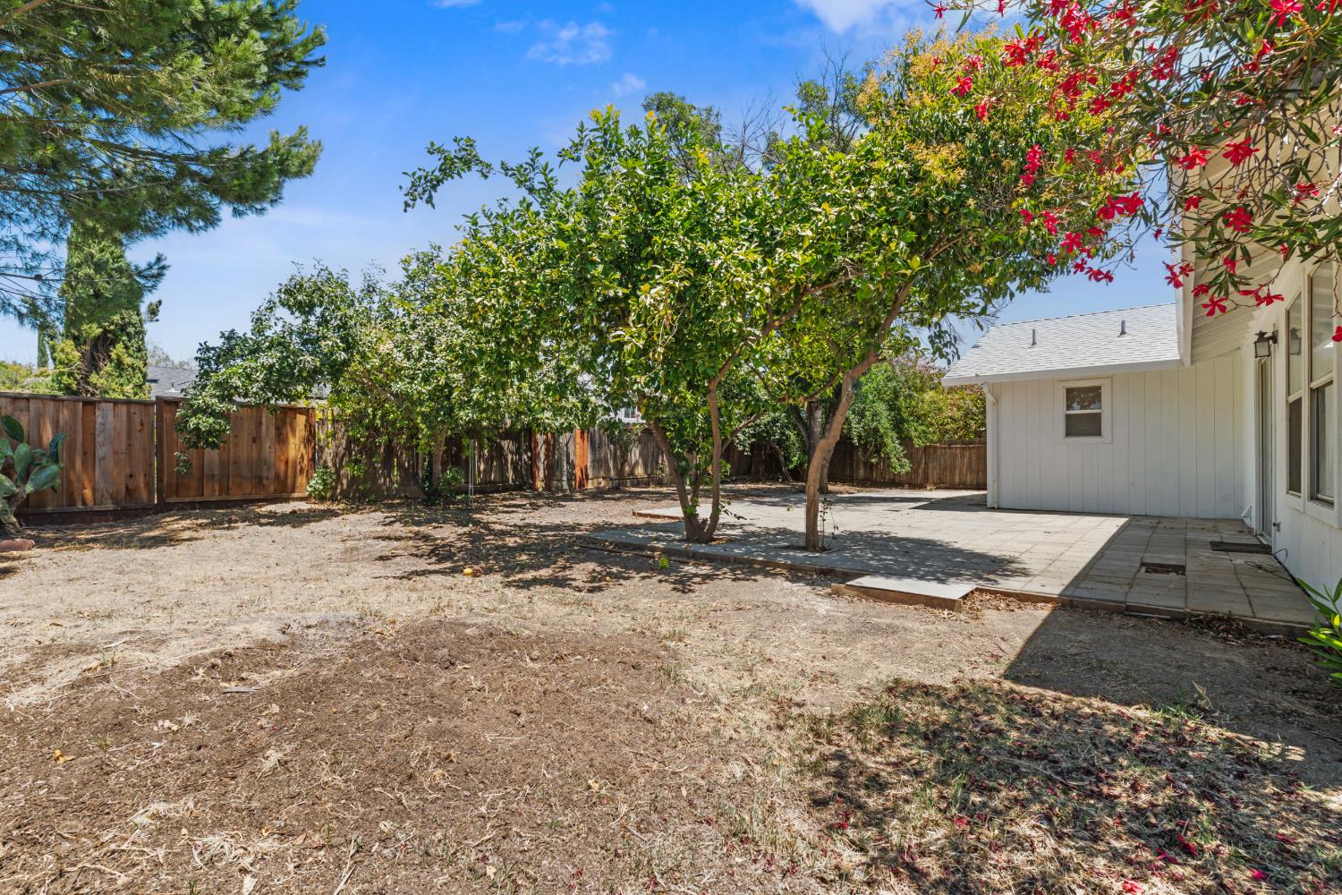 1285 Bonta Ave, Gustine, CA 95322