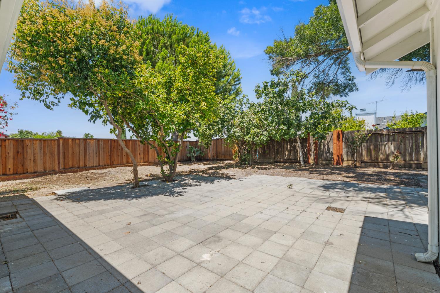 1285 Bonta Ave, Gustine, CA 95322