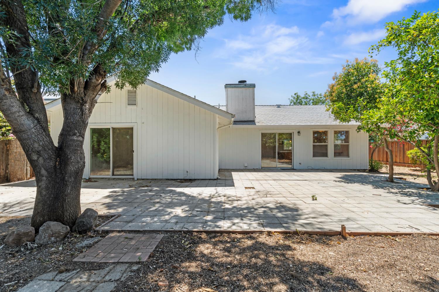 1285 Bonta Ave, Gustine, CA 95322