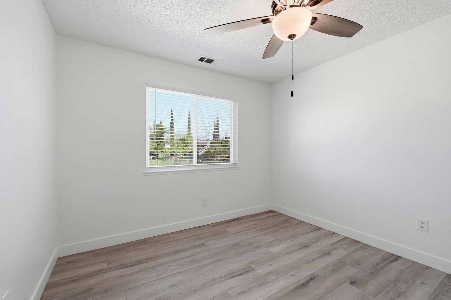 426 Cherry Ln #H, Manteca, CA 95337