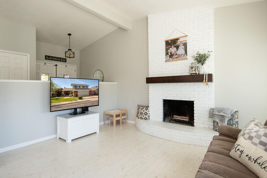 1957 Blue Spruce Dr, Oakdale, CA 95361