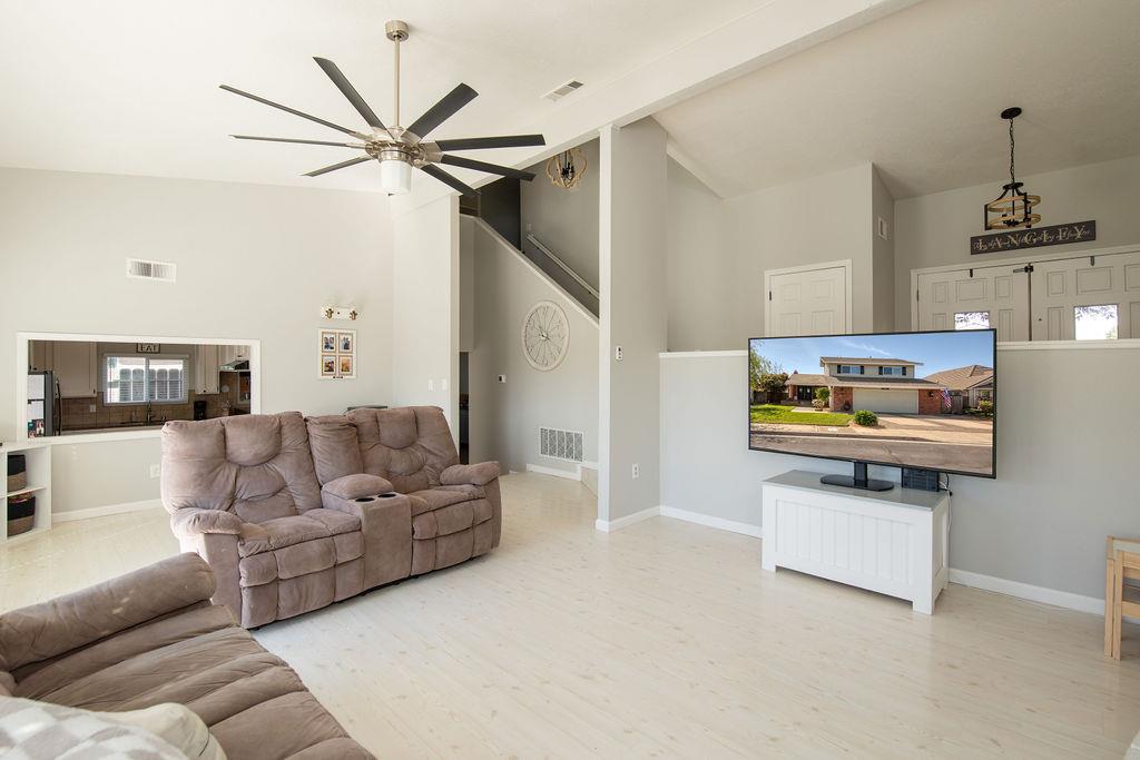 1957 Blue Spruce Dr, Oakdale, CA 95361