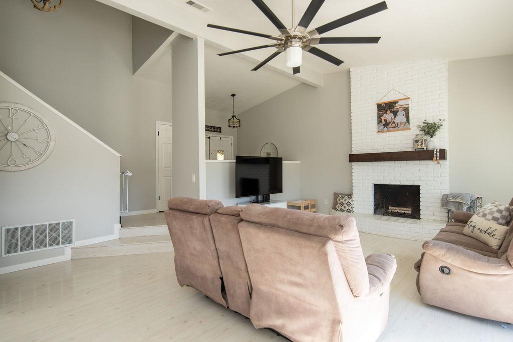 1957 Blue Spruce Dr, Oakdale, CA 95361