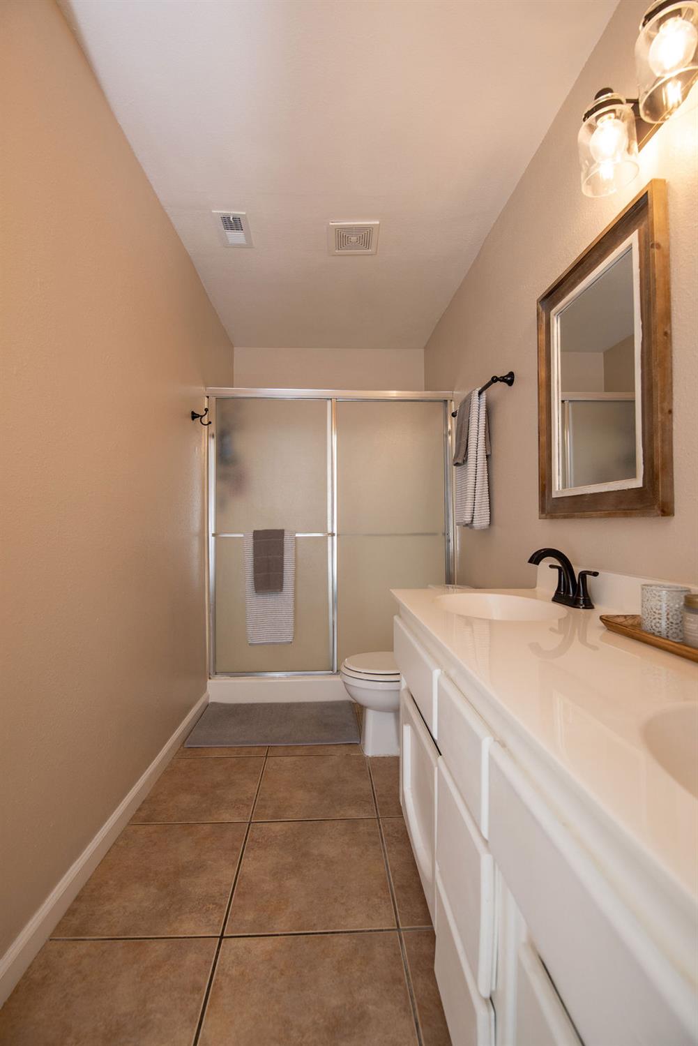 1957 Blue Spruce Dr, Oakdale, CA 95361